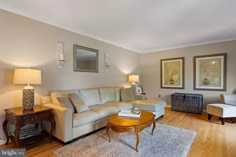 Living - 62 Darien Rd, Newark, DE 19711 photo 1 of 2