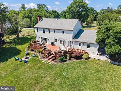 Exterior - 62 Darien Rd, Newark, DE 19711 photo 5 of 9