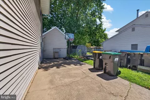 Exterior - 1 Noble Ln, Newark, DE 19713 photo 7 of 8