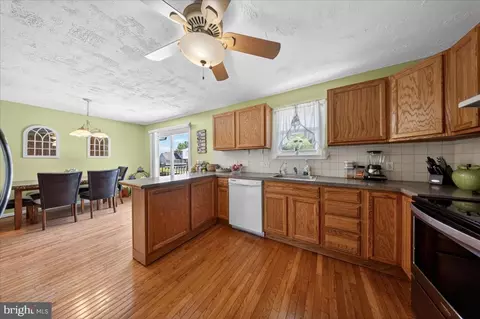 Kitchen - 1 Noble Ln, Newark, DE 19713 photo 2 of 2