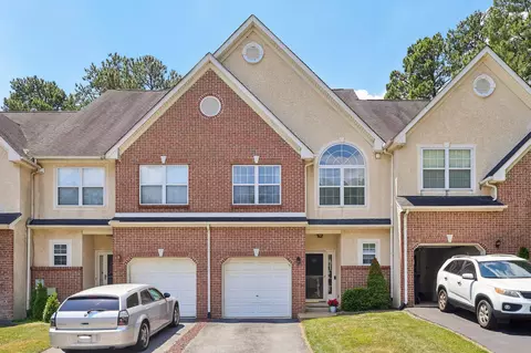 25 Forest Gate Ln, Wilmington, DE 19810