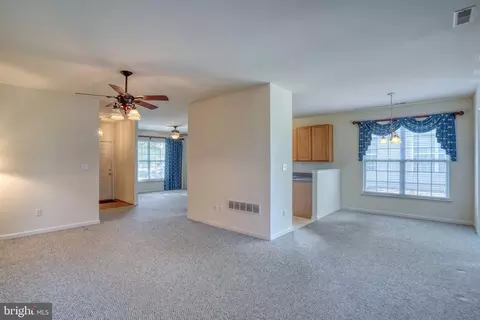 Living - 25 Springmill Dr, Middletown, DE 19709 photo 5 of 6