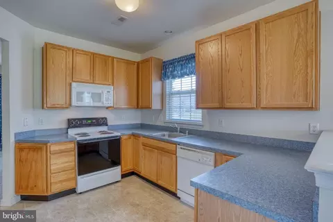 Kitchen - 25 Springmill Dr, Middletown, DE 19709 photo 4 of 5