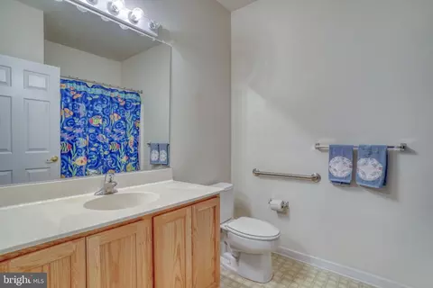 Bath - 25 Springmill Dr, Middletown, DE 19709 photo 2 of 2