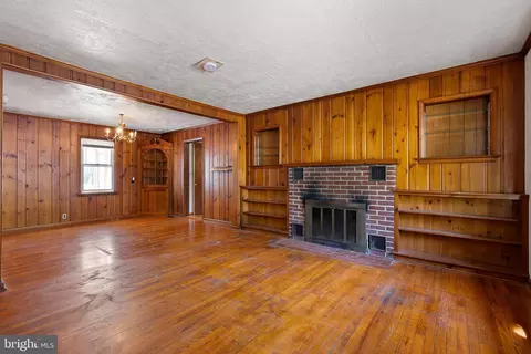 Living - 204 Murray Rd, Newark, DE 19711 photo 1 of 6