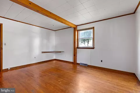 Living - 204 Murray Rd, Newark, DE 19711 photo 5 of 6