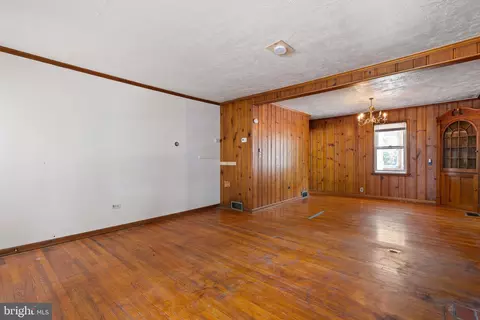 Living - 204 Murray Rd, Newark, DE 19711 photo 4 of 6