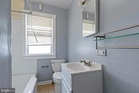 Bath - 204 Murray Rd, Newark, DE 19711 photo 1 of 2