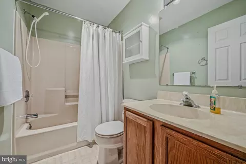 Bath - 333 Chattahoochee Dr, Bear, DE 19701 photo 1 of 3