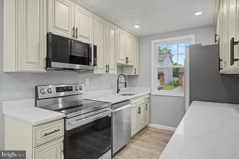Kitchen - 123 Channing Dr, Bear, DE 19701 photo 2 of 3