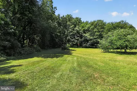 Exterior - 136 Kingston Dr, Bear, DE 19701 photo 5 of 9