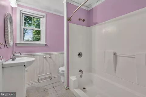 Bath - 136 Kingston Dr, Bear, DE 19701 photo 1 of 1