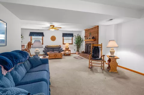 Living - 106 Michael Ln, Bear, DE 19701 photo 5 of 5