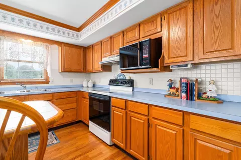 Kitchen - 106 Michael Ln, Bear, DE 19701 photo 2 of 3