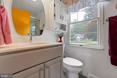 Bath - 52 Sunset Rd, Newark, DE 19711 photo 1 of 3