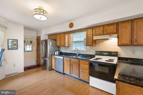 Kitchen - 52 Sunset Rd, Newark, DE 19711 photo 2 of 2