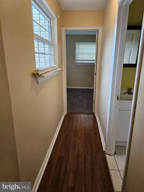 Entry Way - 5 Plover Cir, Newark, DE 19702 photo 4 of 5
