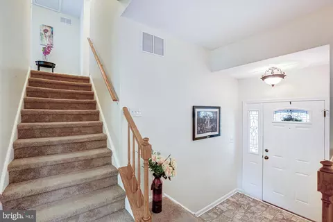 Entry Way - 6 Three Rivers Dr, Newark, DE 19702 photo 2 of 8