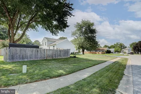 Exterior - 6 Three Rivers Dr, Newark, DE 19702 photo 13 of 18