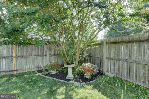 Exterior - 6 Three Rivers Dr, Newark, DE 19702 photo 6 of 18