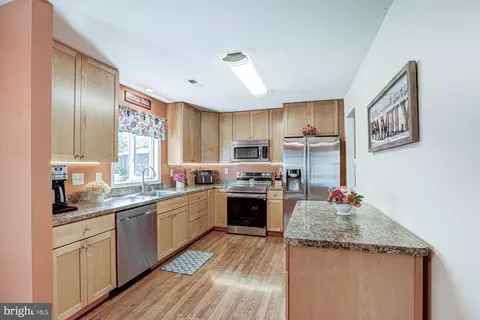 Kitchen - 6 Three Rivers Dr, Newark, DE 19702 photo 1 of 6