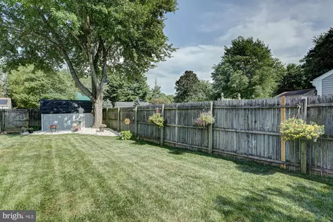 Exterior - 6 Three Rivers Dr, Newark, DE 19702 photo 7 of 18