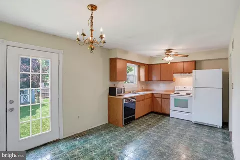 Kitchen - 6 Broadleaf Dr, Newark, DE 19702 photo 1 of 3