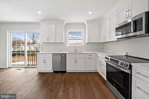 108 E 39th St, Wilmington, DE 19802