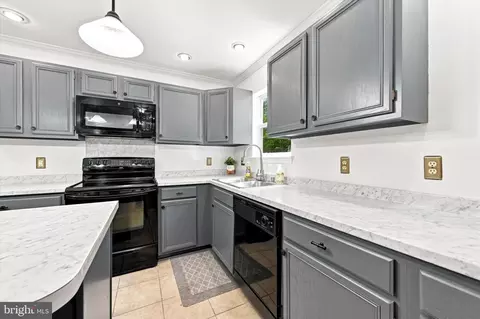 Kitchen - 915 Rue Madora Dr, Bear, DE 19701 photo 3 of 4