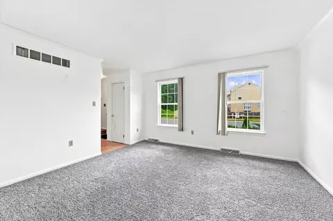 Living - 915 Rue Madora Dr, Bear, DE 19701 photo 2 of 7