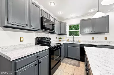 Kitchen - 915 Rue Madora Dr, Bear, DE 19701 photo 1 of 4