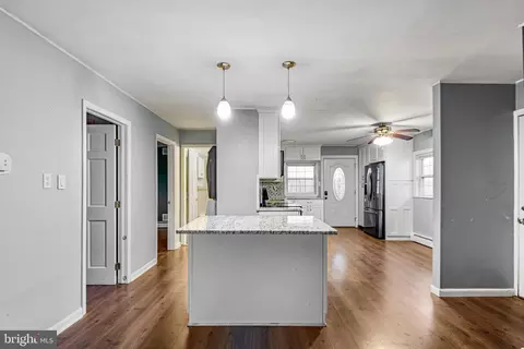 Entry Way - 9 Kullen Dr, Newark, DE 19713 photo 1 of 2