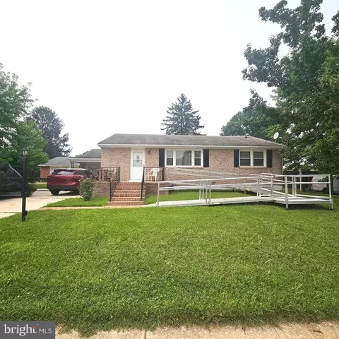 76 Tiverton Cir, Newark, DE 19702