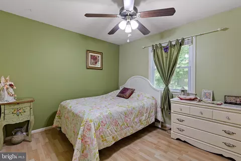 Bedroom - 231 E Seneca Dr, Newark, DE 19702 photo 4 of 5