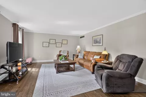 Living - 133 Carlotta Dr, Bear, DE 19701 photo 3 of 9