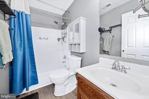 Bath - 51 Dasher Ave, Bear, DE 19701 photo 3 of 3