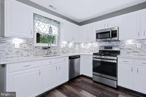 Kitchen - 51 Dasher Ave, Bear, DE 19701 photo 2 of 3