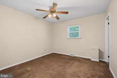 Entry Way - 22 Heather Rd, Newark, DE 19702 photo 5 of 5