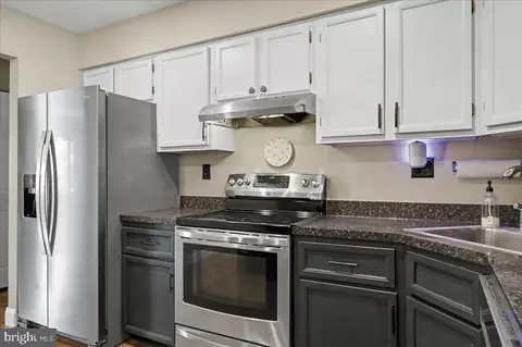 Kitchen - 22 Heather Rd, Newark, DE 19702 photo 2 of 2