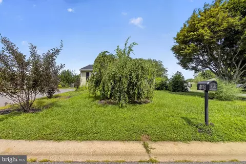 Exterior - 149 Melodic Dr, Newark, DE 19713 photo 5 of 10