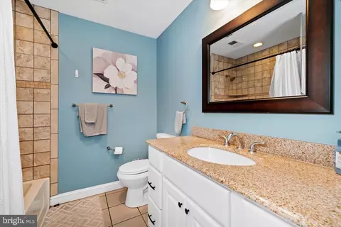 Bath - 129 Scottfield Dr, Newark, DE 19713 photo 1 of 2