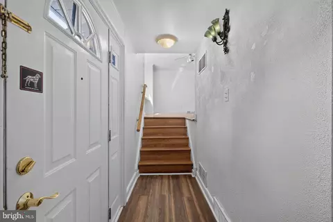 Entry Way - 55 E Cherokee Dr, Newark, DE 19713 photo 1 of 8