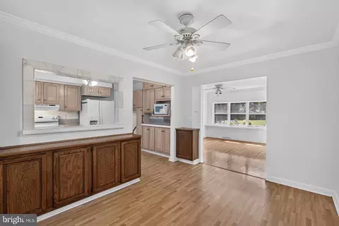 Entry Way - 55 E Cherokee Dr, Newark, DE 19713 photo 4 of 8
