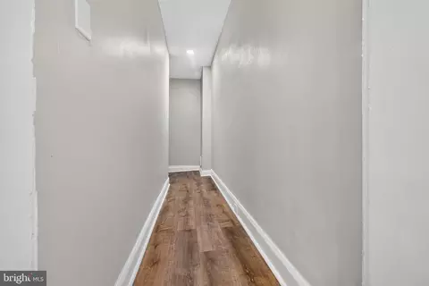 Entry Way - 417 E 2nd St, Wilmington, DE 19801 photo 4 of 11