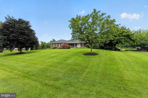 302 Detjen Dr, Hockessin, DE 19707