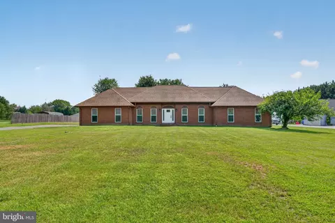Exterior - 408 Commodore Dr, Middletown, DE 19709 photo 2 of 8
