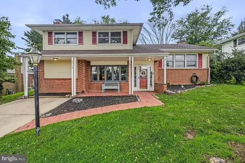 2712 Fawkes Dr, Wilmington, DE 19808