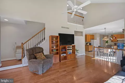Living - 27 Whirlaway Dr, Bear, DE 19701 photo 3 of 3
