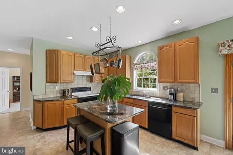 Kitchen - 27 Whirlaway Dr, Bear, DE 19701 photo 1 of 1