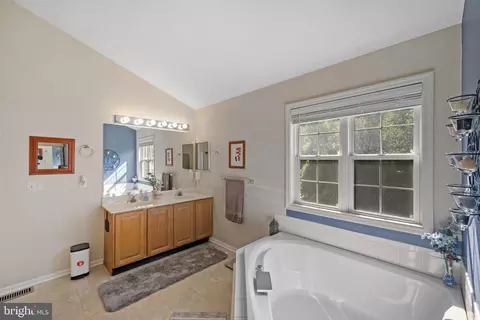 Entry Way - 27 Whirlaway Dr, Bear, DE 19701 photo 3 of 4
